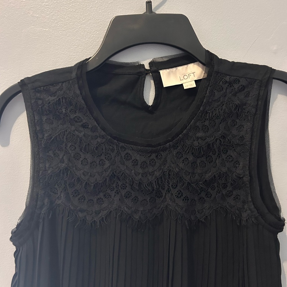 Ann Taylor Loft blouse - Picture 2 of 5